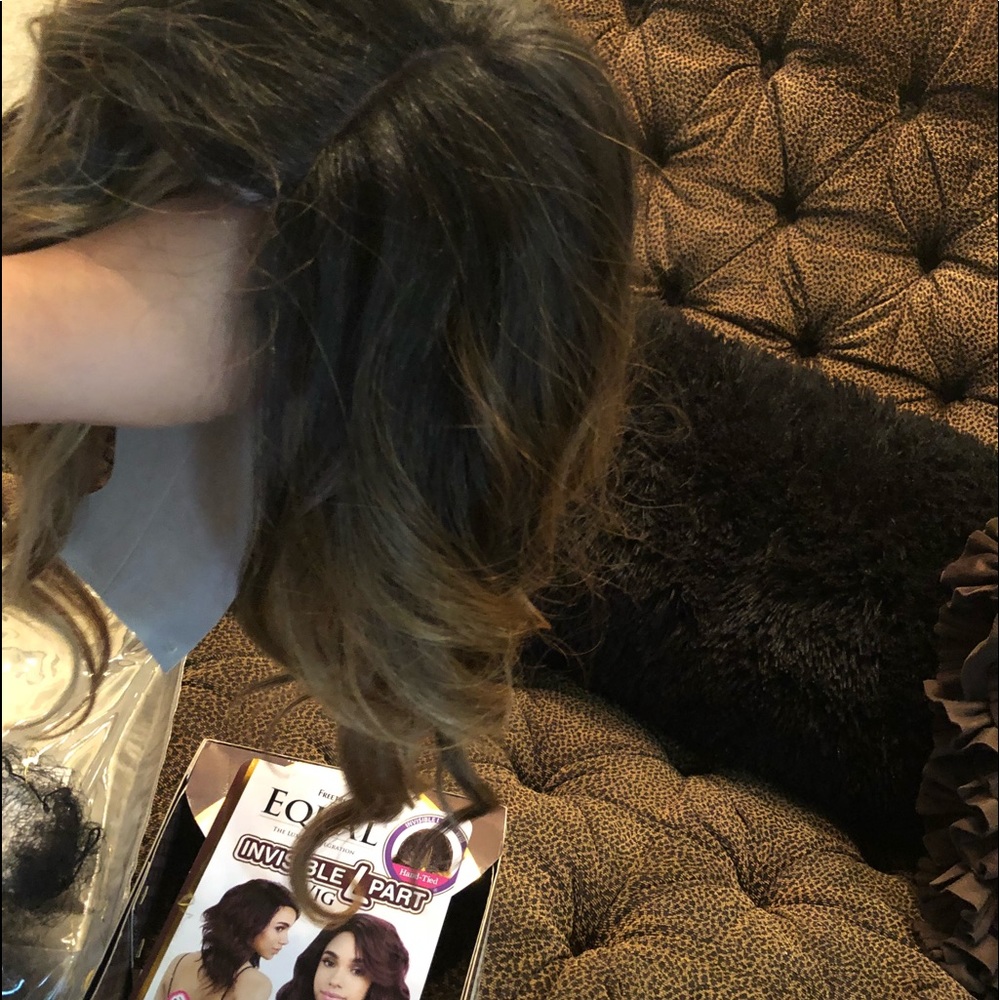 New wig, never worn & free new fringe clip .